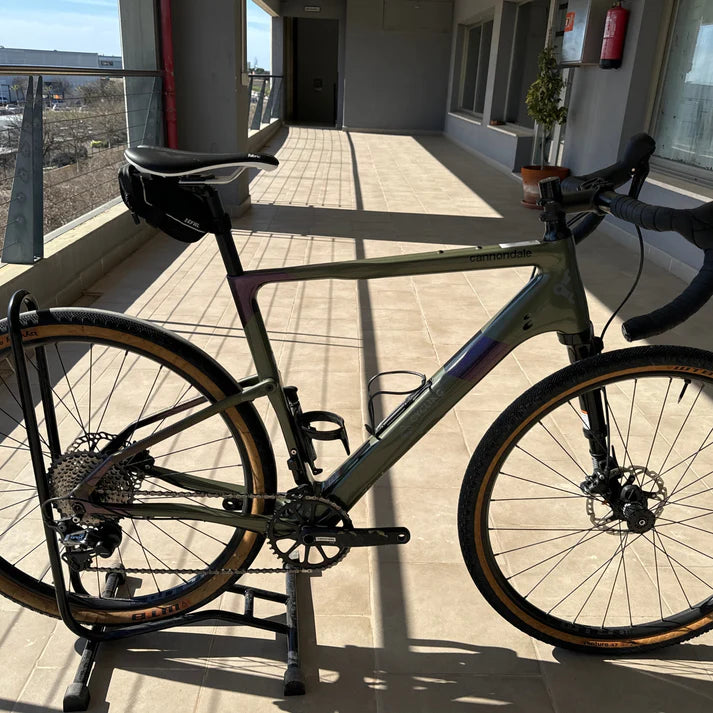 Second hand carbon bikes on sale