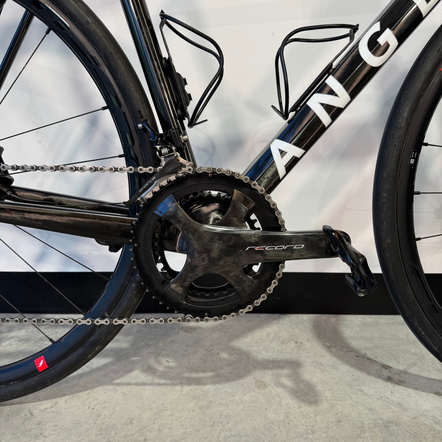 Angel Works Voss Record Black 54 (RD540011). Detalle Grupo
