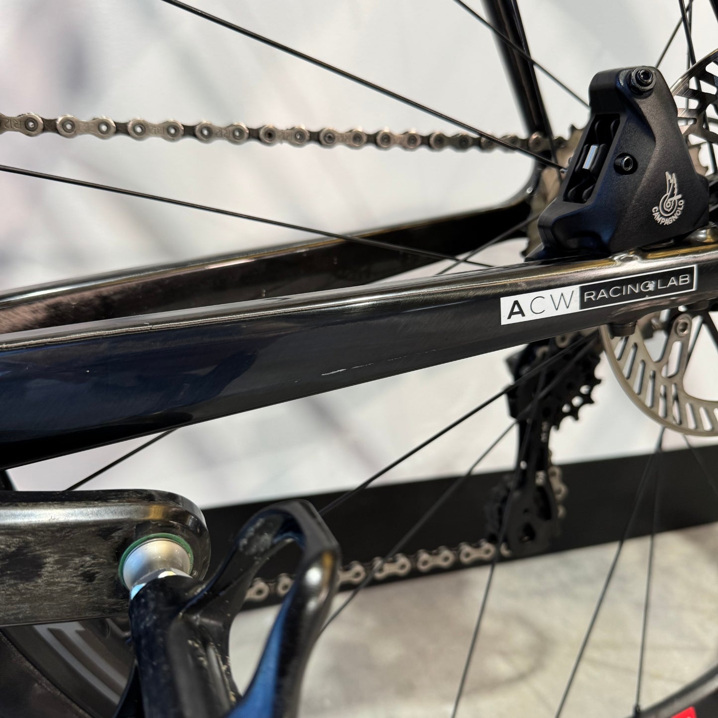 Angel Works Voss Record Black 54 (RD540011). Detalle Vaina