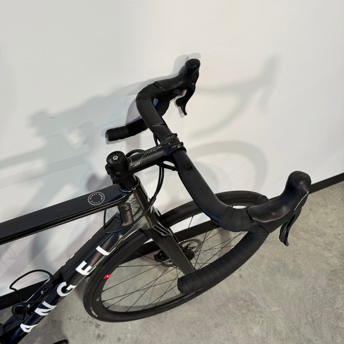 Angel Works Voss Record Black 56 (RD560017). Detalle cuadro
