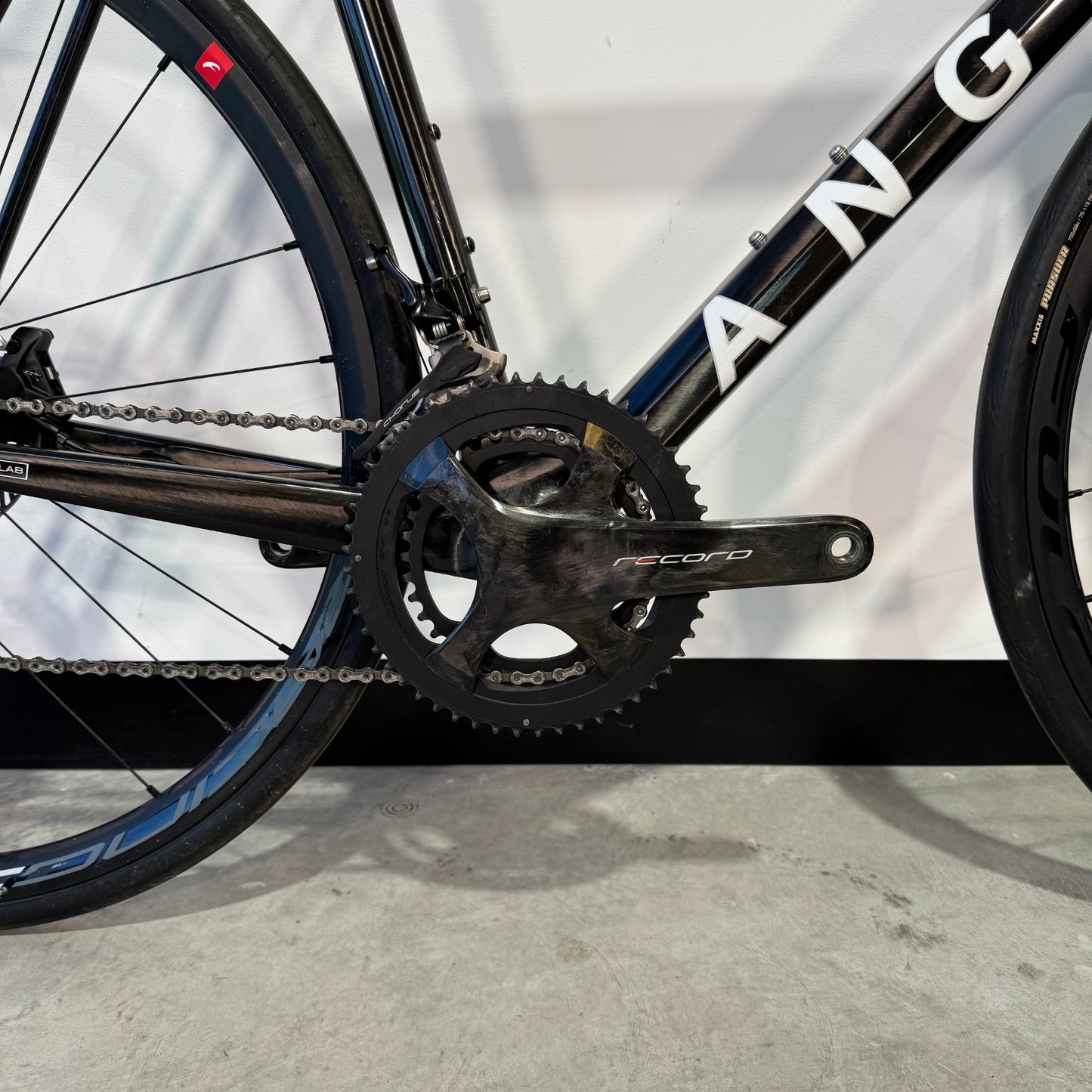 Angel Works Voss Record Black 58 (RD580004).Detalle grupo