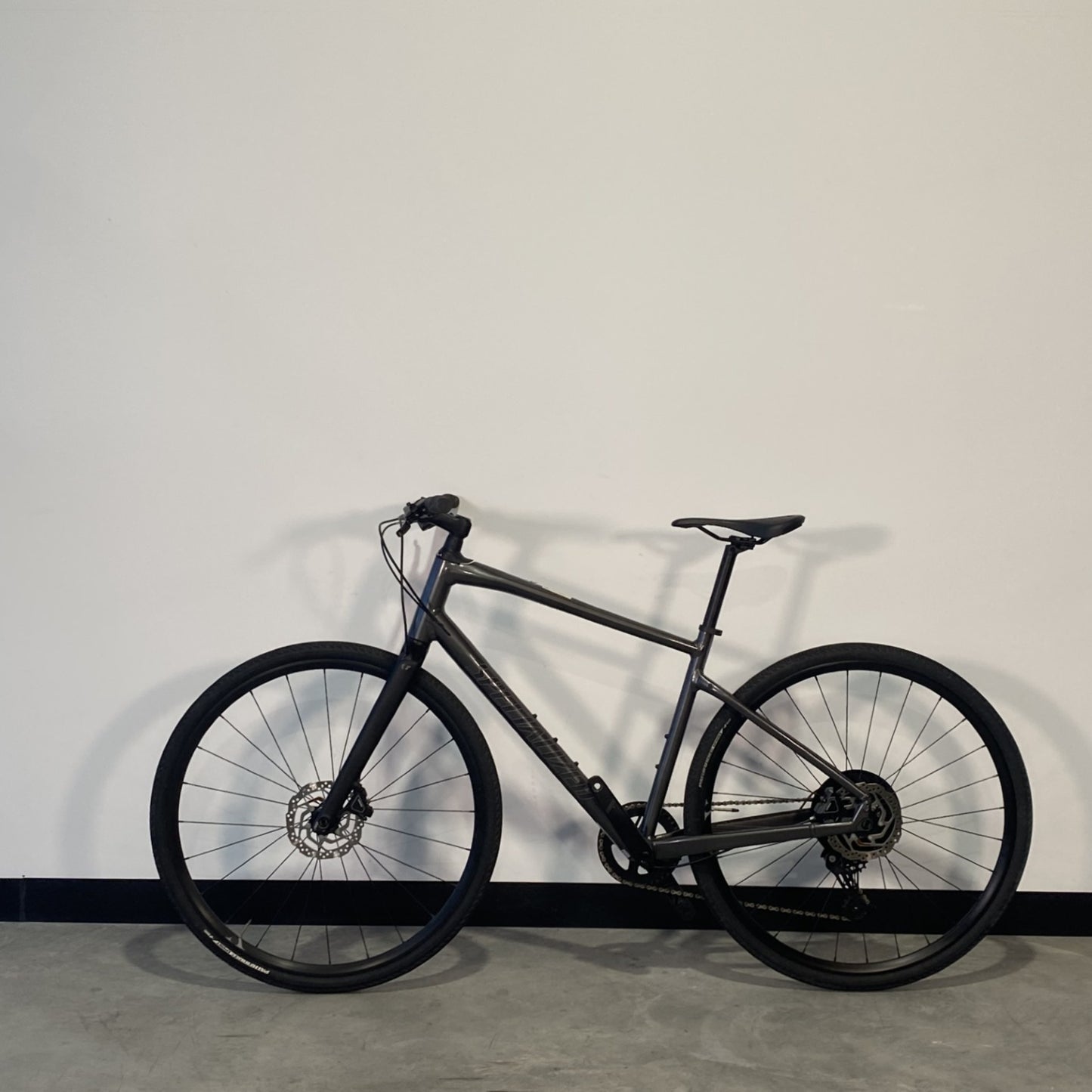 Specialized Sirrus X 4.0 Gloss Smoke- Cool Grey M WSBC024074641R Detalle 360