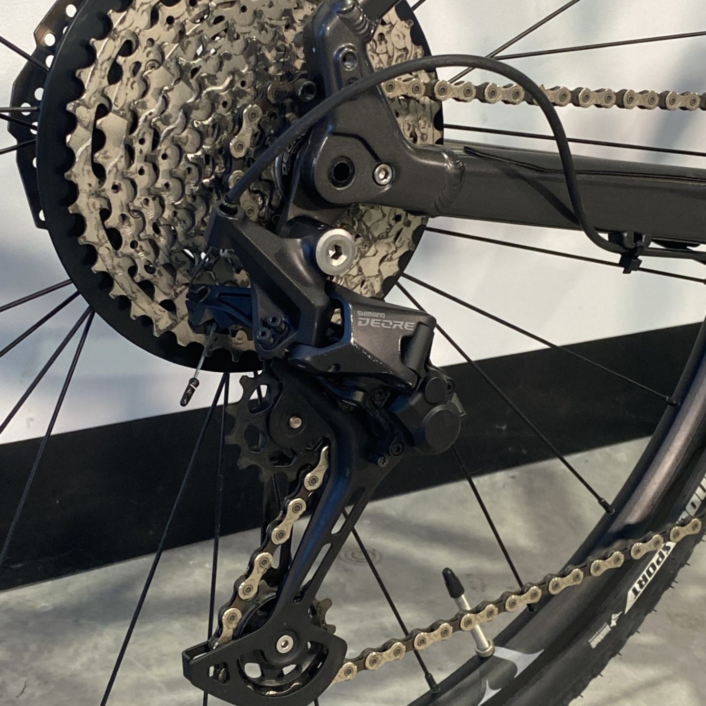 Specialized Sirrus X 4.0 Gloss Smoke- Cool Grey M WSBC024074641R Detalle Desviador
