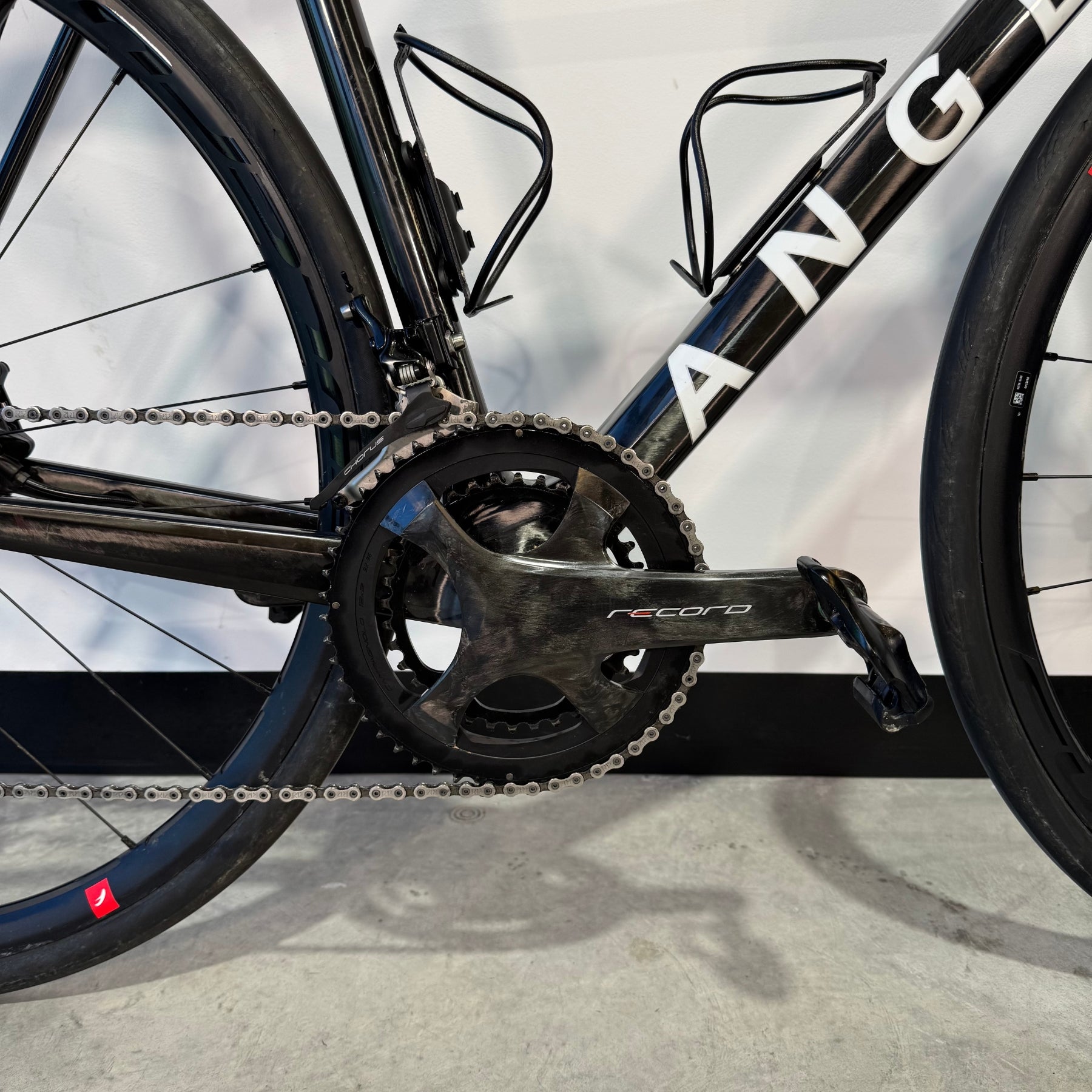 Angel Works Voss Record Black 54 (RD540011). Detalle Grupo