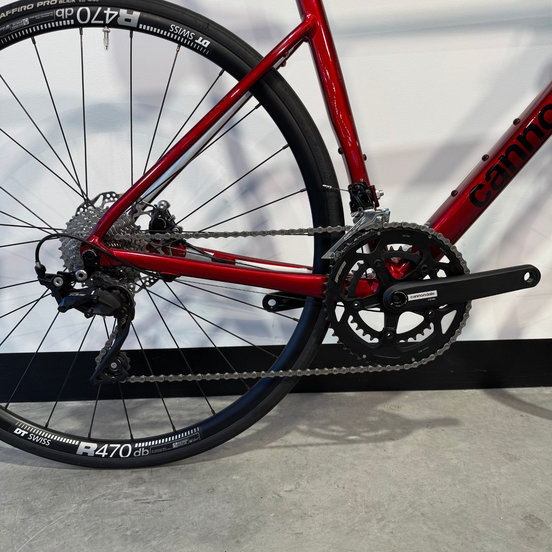 Cannondale CAAD13 Disc 105 Candy Red (54) HA40449 Detalle Grupo