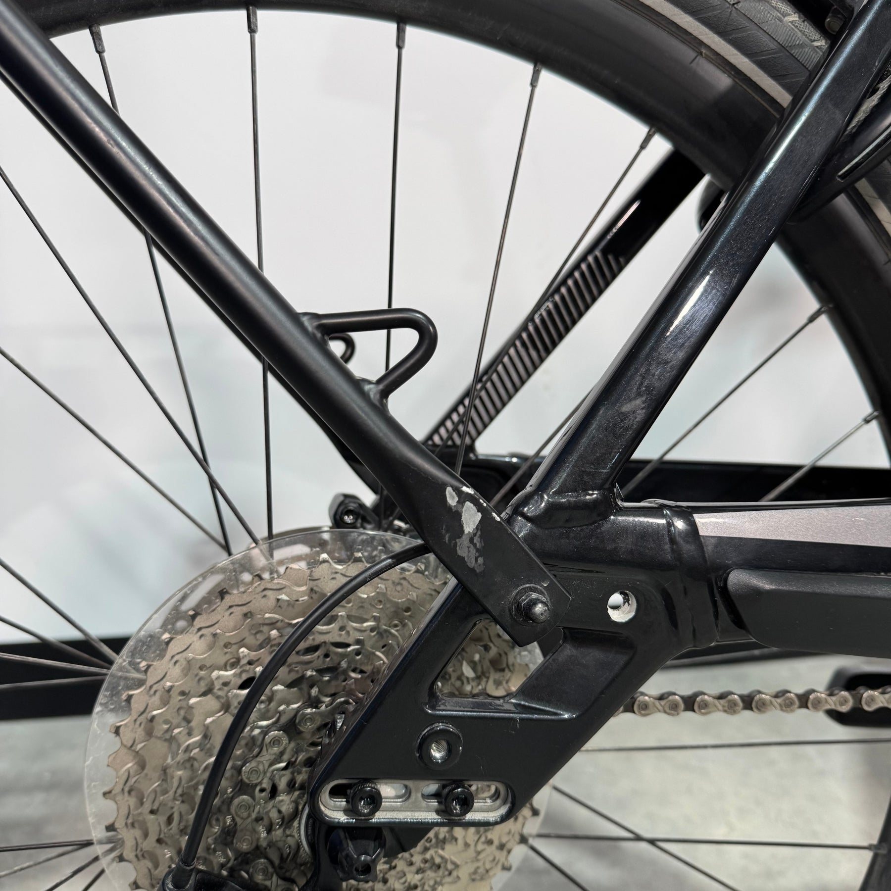 Cannondale Mavaro Neo 5+ Black Pearl L RA73531 Detalle Portabultos