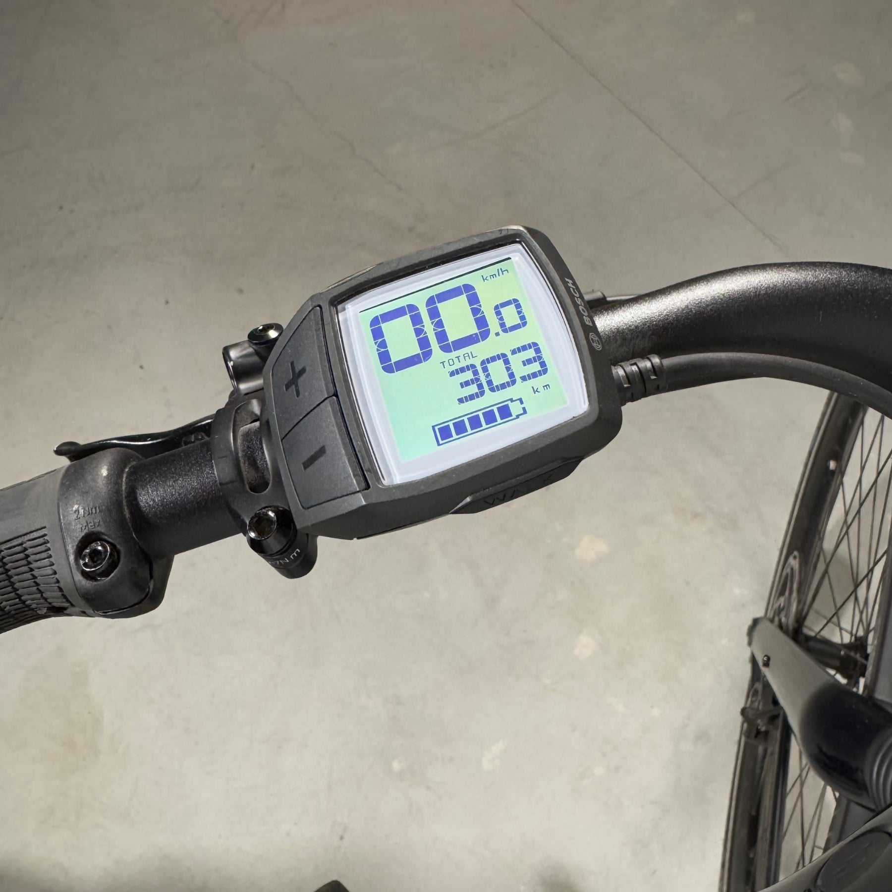 Cannondale Mavaro Neo 5+ Black Pearl L RA80030 Detalle Display