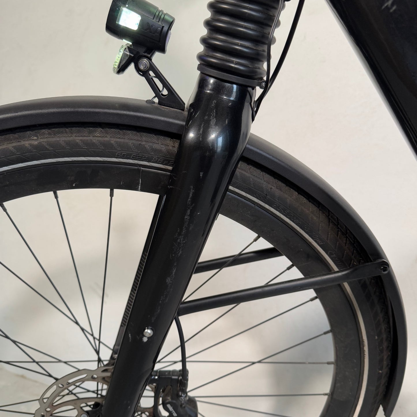 Cannondale Mavaro Neo 5+ Black Pearl M RA80930  Detalle Horquilla