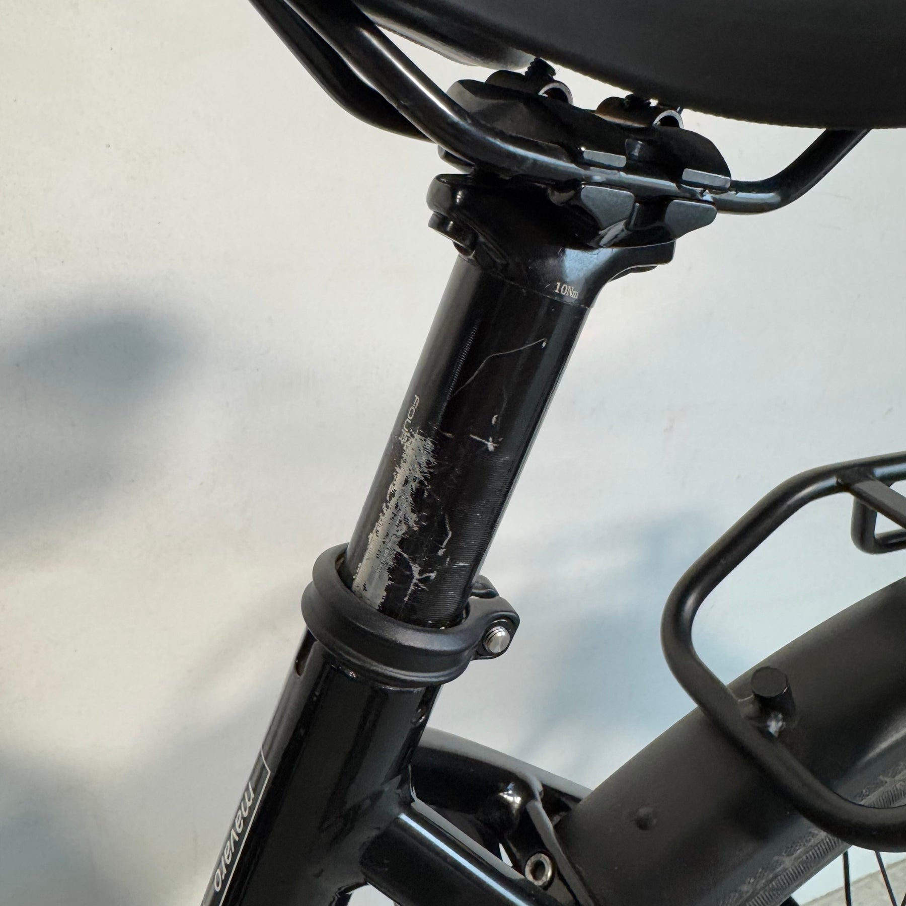 Cannondale Mavaro Neo 5+ Black Pearl M RA80930  Detalle Tija