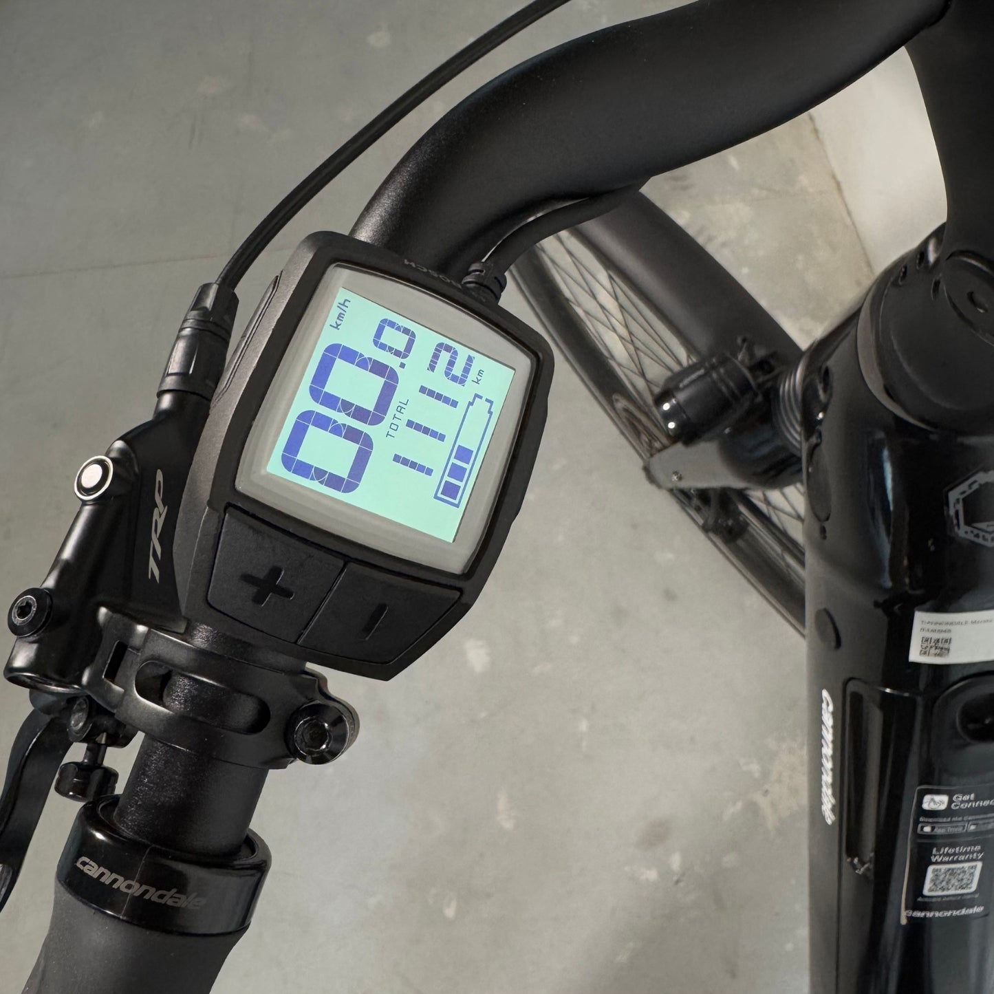 Cannondale Mavaro Neo 5+ Black Pearl M RA80948 Detalle Display