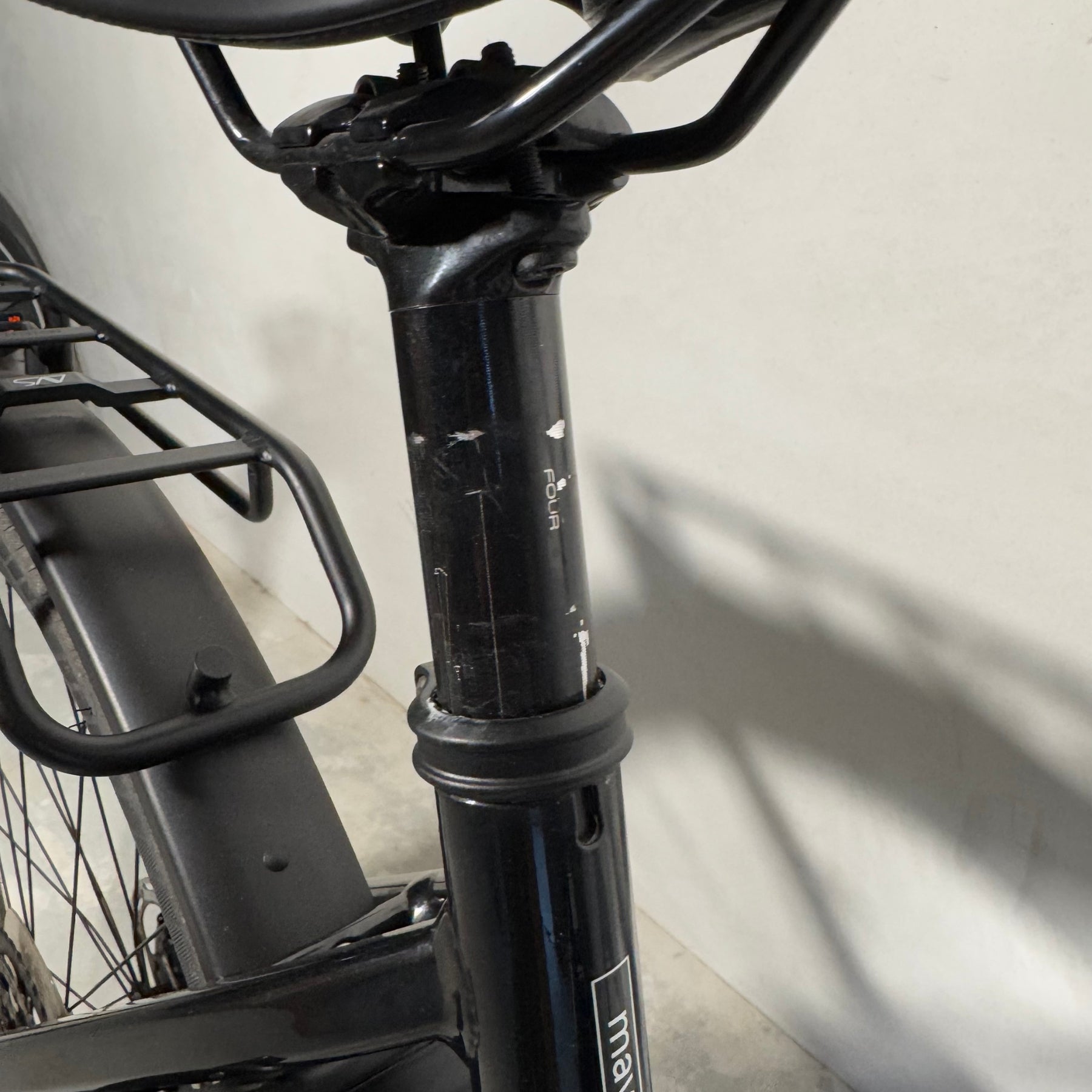 Cannondale Mavaro Neo 5+ Black Pearl M RA81025 Detalle Tija