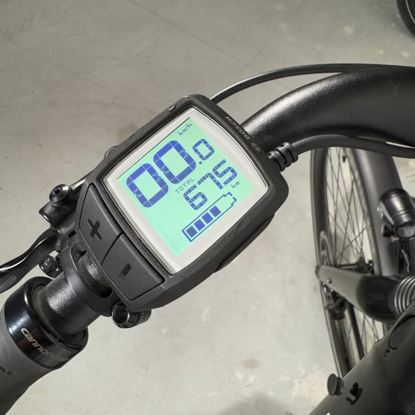 Cannondale Mavaro Neo 5+ Black Pearl M RA81085 Detalle Display