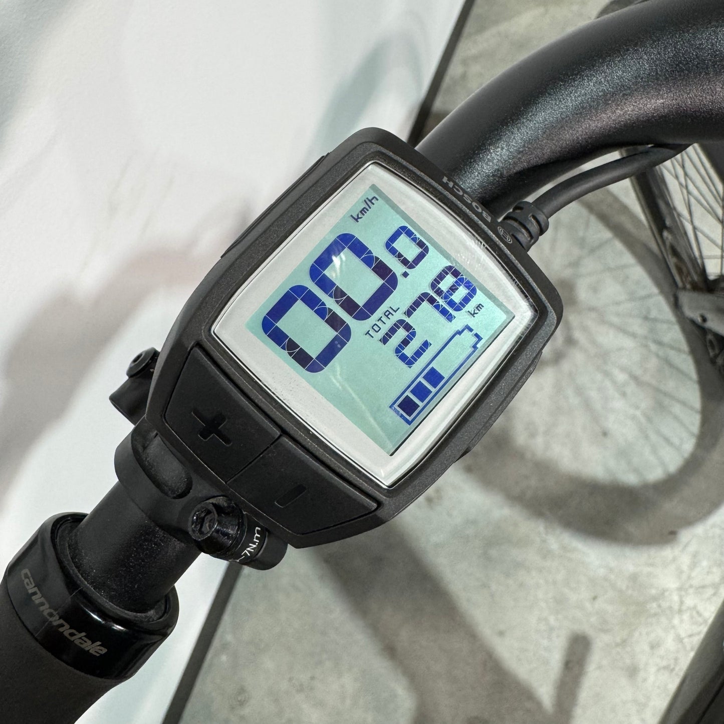 Cannondale Mavaro Neo 5+ Black Pearl M (RA82839) Detalle Display