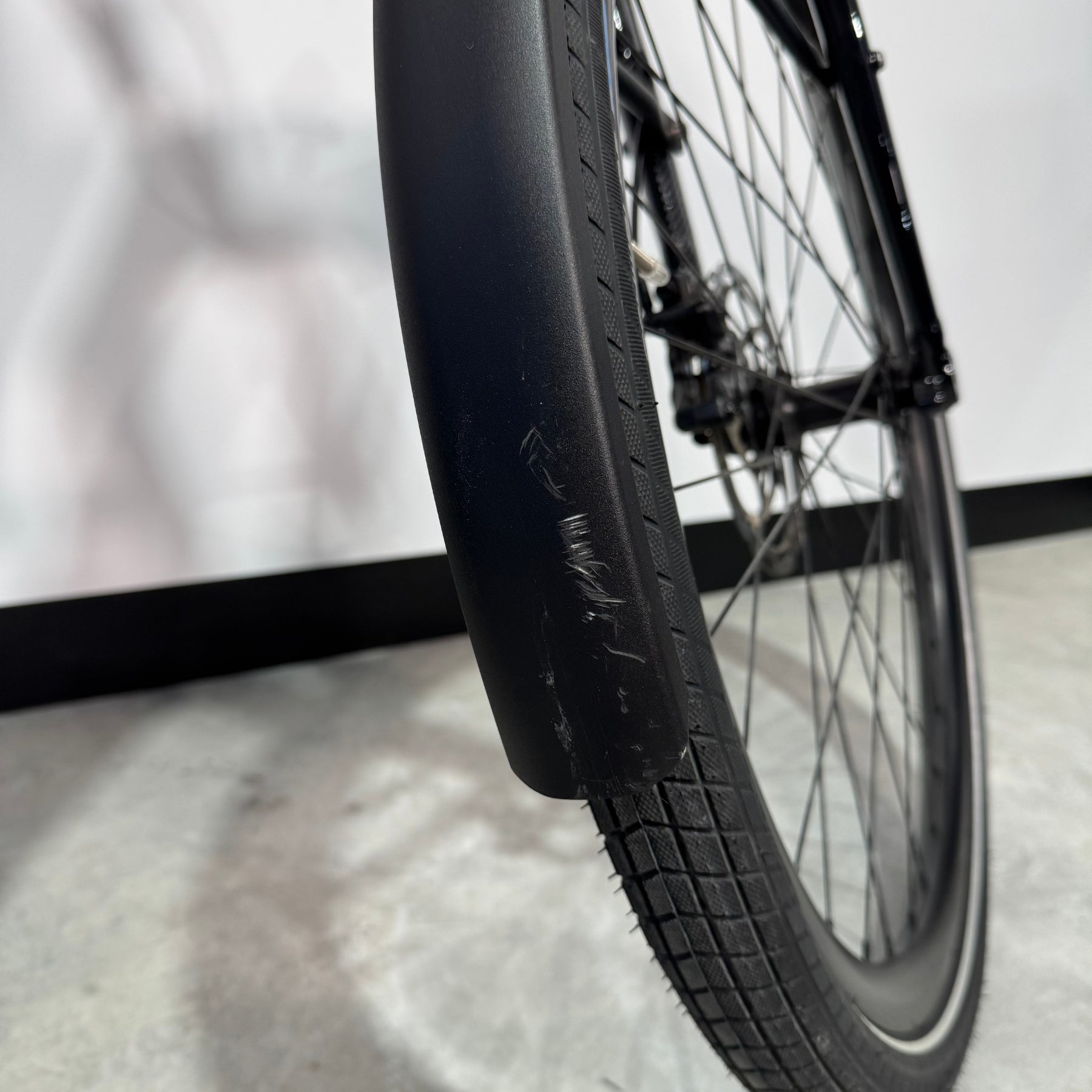 Cannondale Mavaro Neo 5+ Black Pearl S RA80818 Detalle Guardabarro