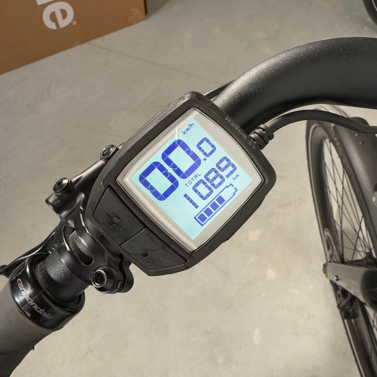 Cannondale Mavaro Neo 5+ Black Pearl S RA80969 Detalle Display