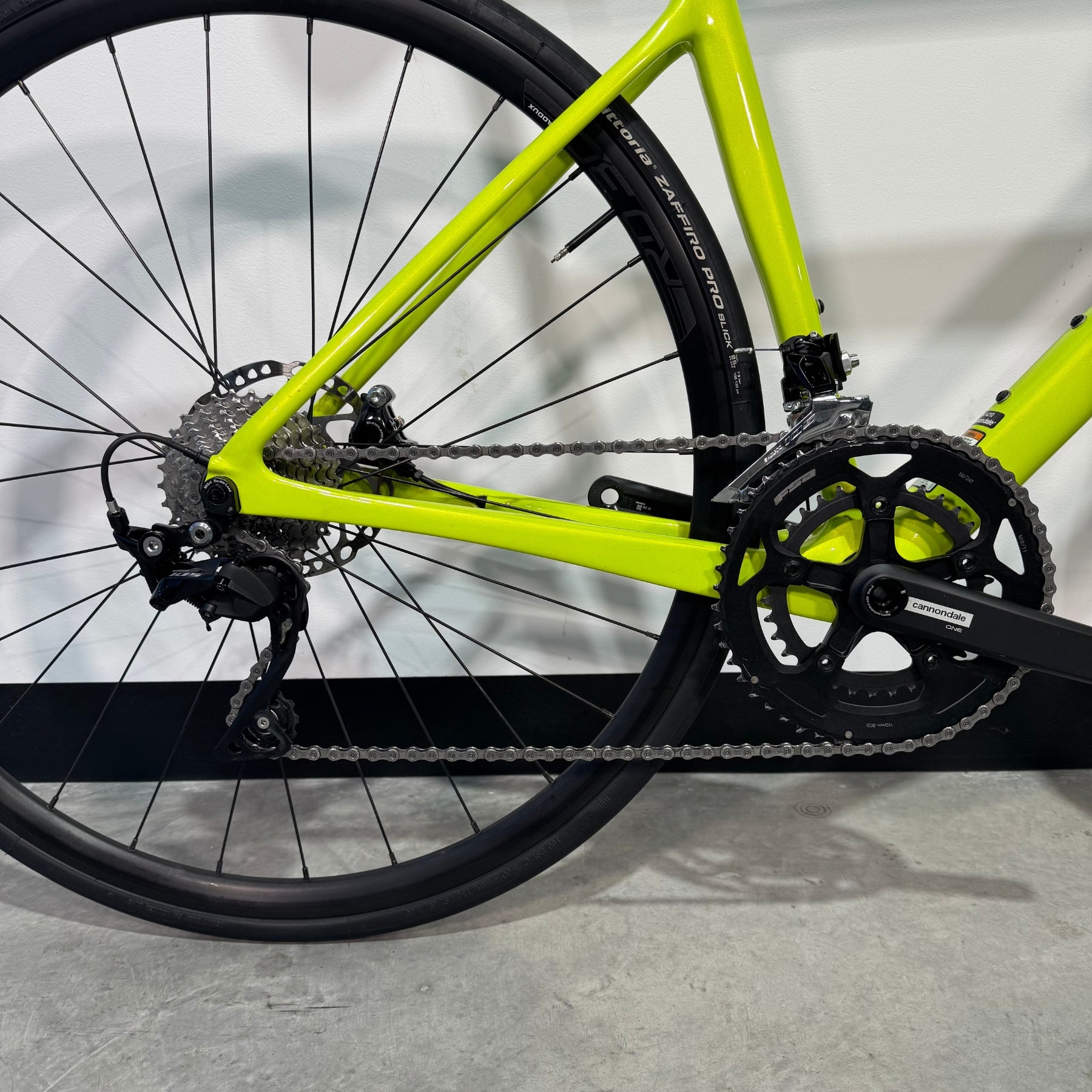 Cannondale Supersix EVO Carbon Disc 105 Bio Lime (54)-TC83240 Detalle Grupo