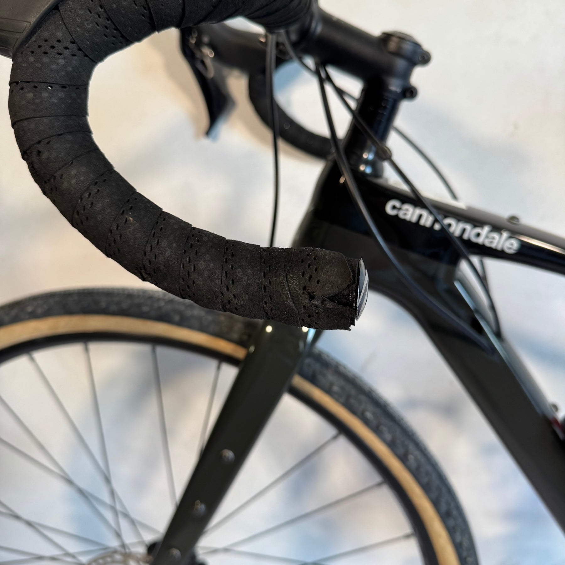 Cannondale Topstone Carbon 3 Smoke Black XS TD31607 Detalle Cinta Manillar