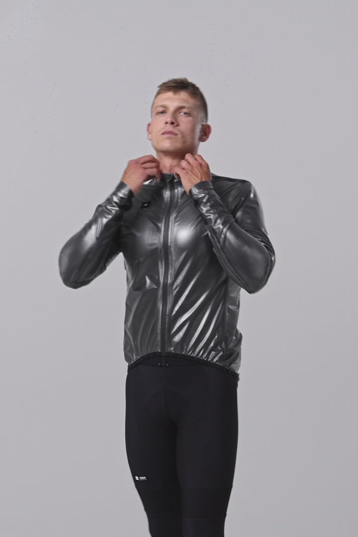 Cargar vídeo: Chaqueta Ligera Gobik Impermeable Pluvia 2.0 Unisex Cold25 True Black Men