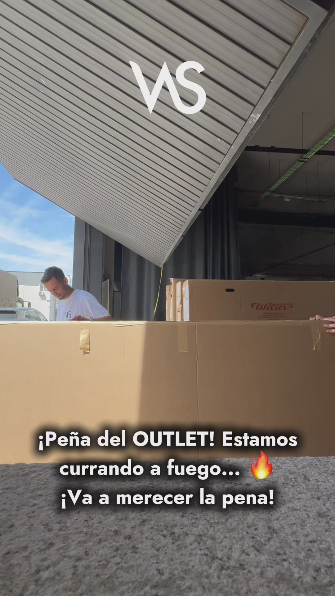 Load video: Cajas de outlet, saliendo ya.