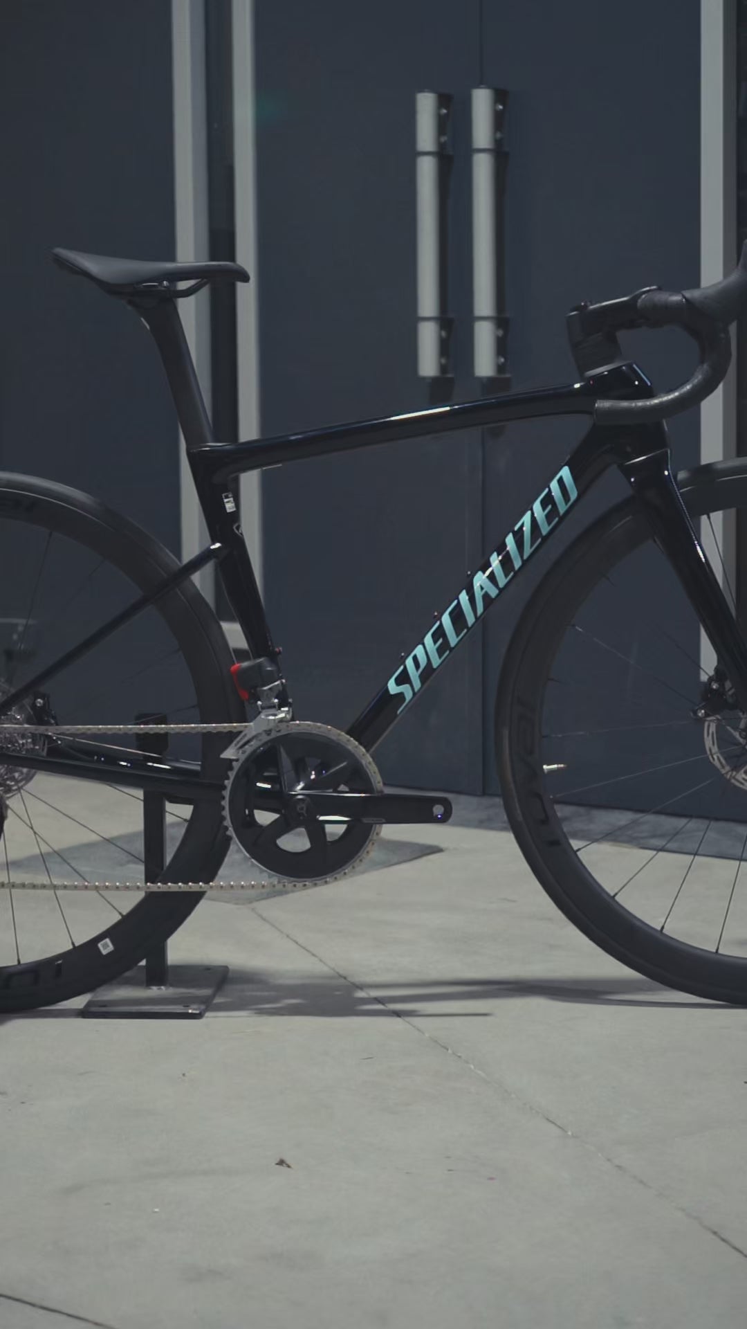 Video laden: Rent a Specialized Tarmac SL8 or similar - LeBlanq Joyride Festival